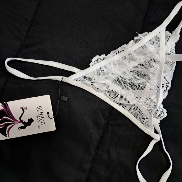 Lingerie - Picture 3 of 4